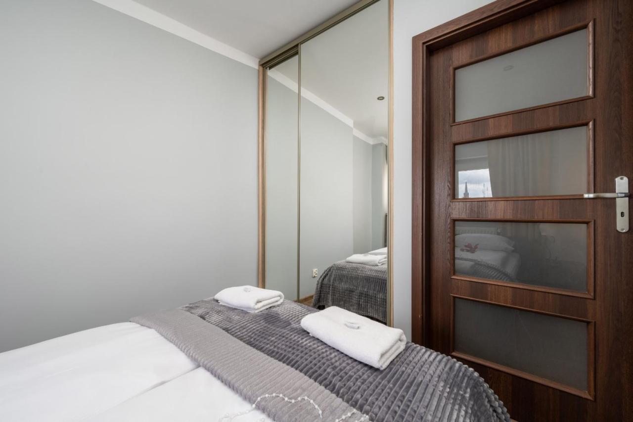 Market Square Corner Apartment Kuznicza By Noclegi Renters Wrocław Eksteriør bilde